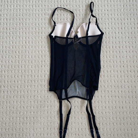 Victoria’s Secret Lace Bustier - Picture 5 of 6